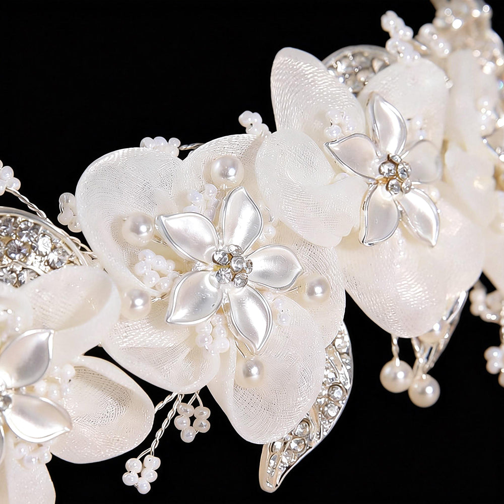 Diadema de gasa Bianca con flores y perlas