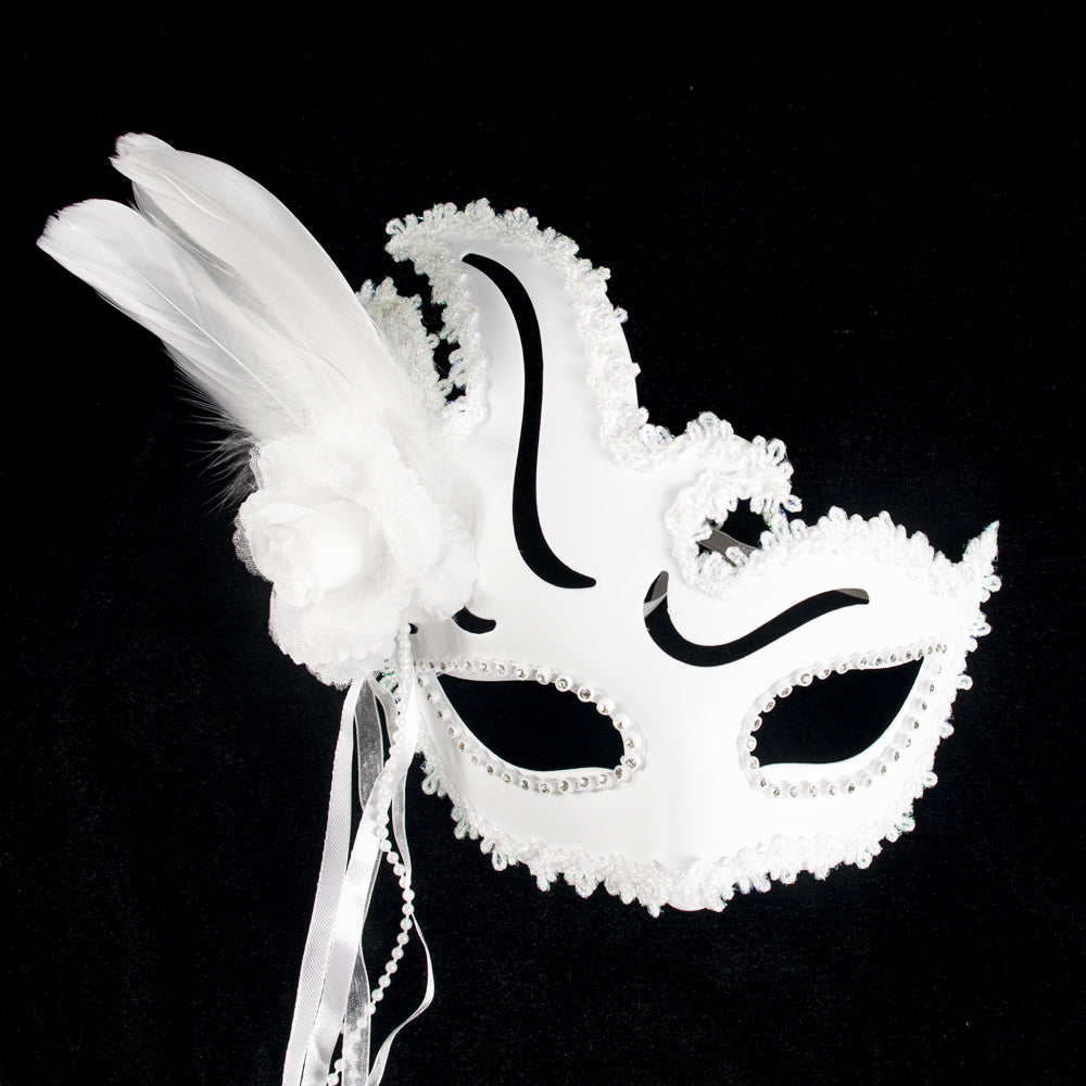 Giulia White Feather Venetian Masquerade Mask – Elegant Lace Trim & Pearl Detail