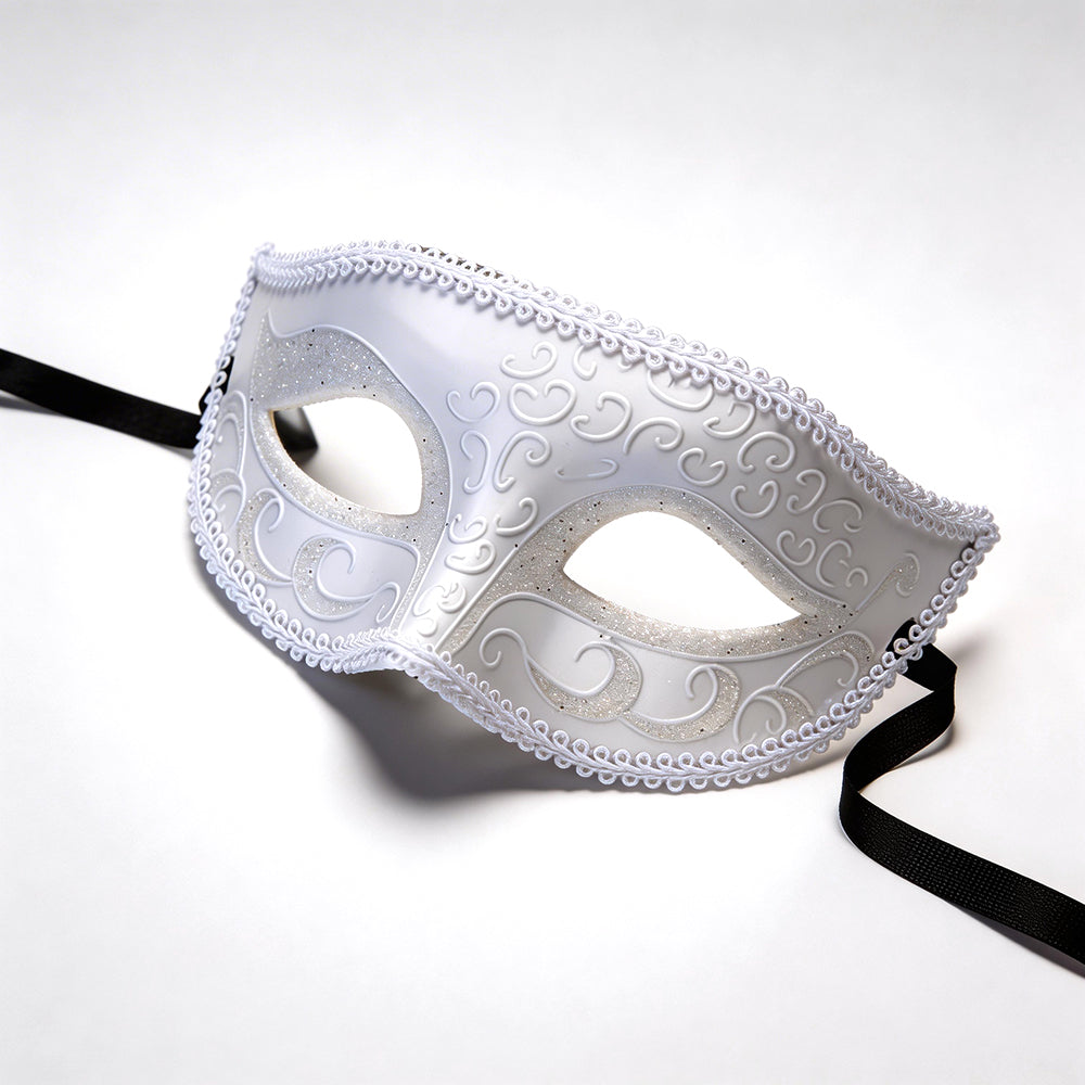 Leonardo Vintage-Inspired Venetian Masquerade Mask